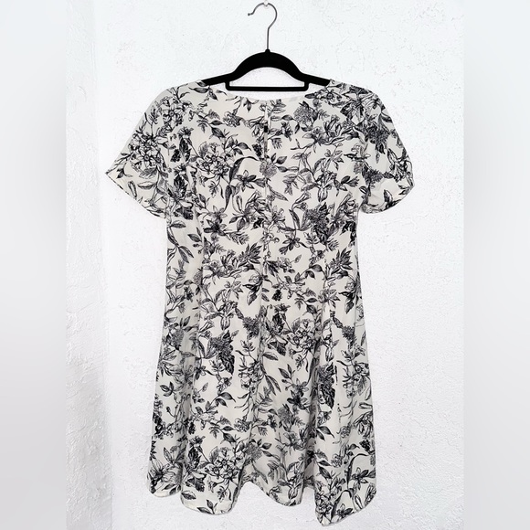Lush Dress Midi Floral Black White Short Sleeve XS - Picture 2 of 4
